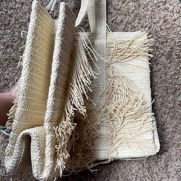 Beyond The Beach Straw Bag - Picture 5 of 6
